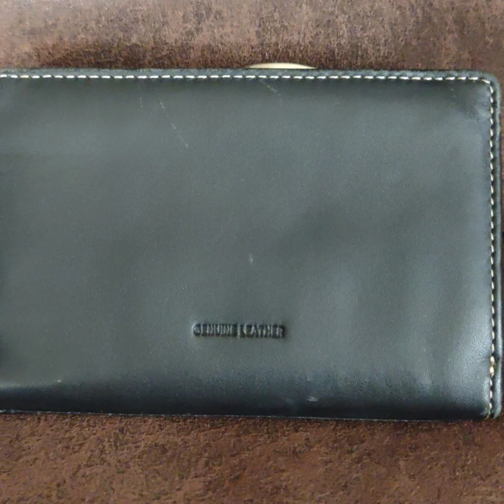 Wallet - Picture 2 of 5